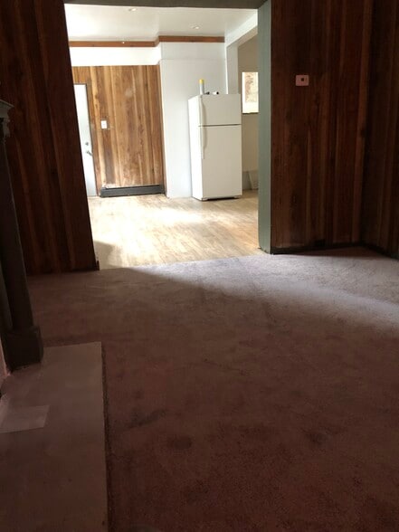 Building Photo - 818 Loyal Way