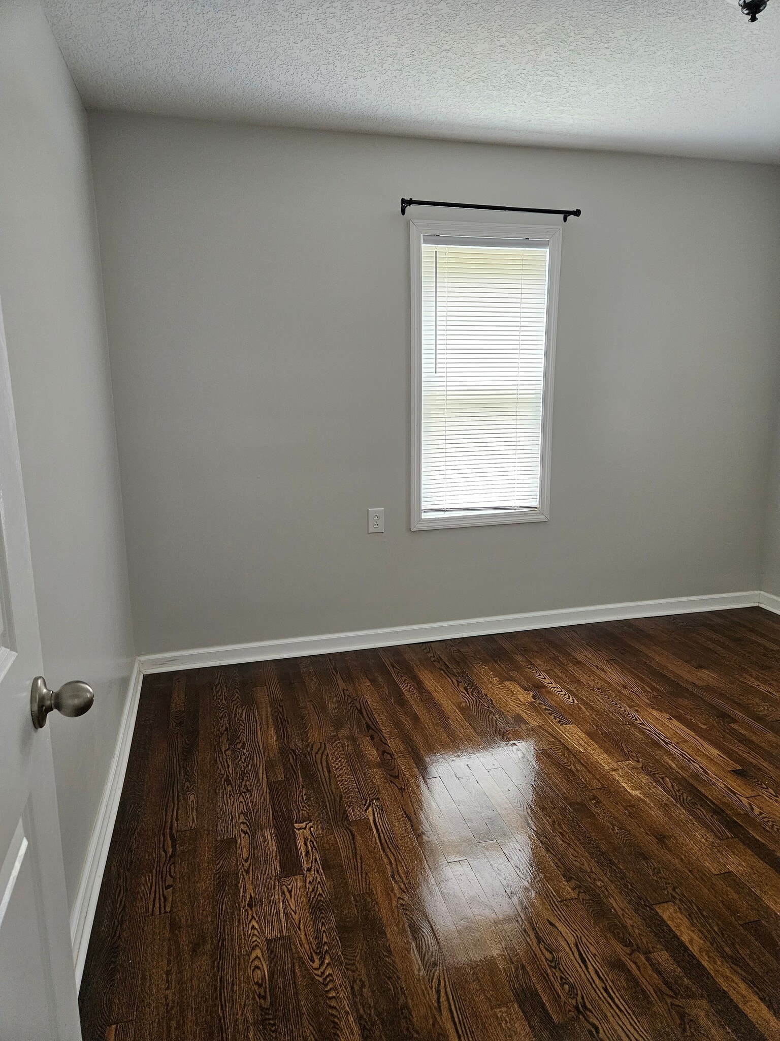 Building Photo - 2085 King Rd