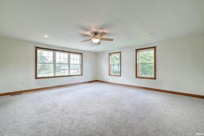 Building Photo - 4693 N State Rd 43