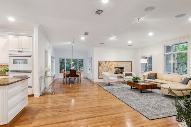 Building Photo - 3301 NE 16th St