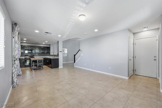 Building Photo - 10457 Chrisman Ave