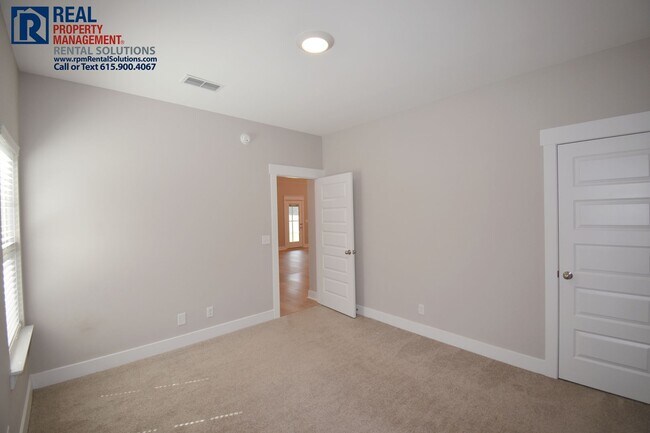 Building Photo - 2432 Fig Dr