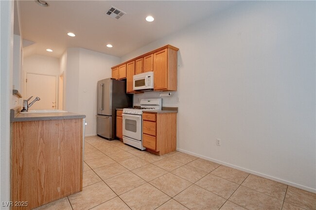 Building Photo - 6348 War Emblem Ct