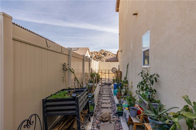Building Photo - 28444 Cosmos Dr