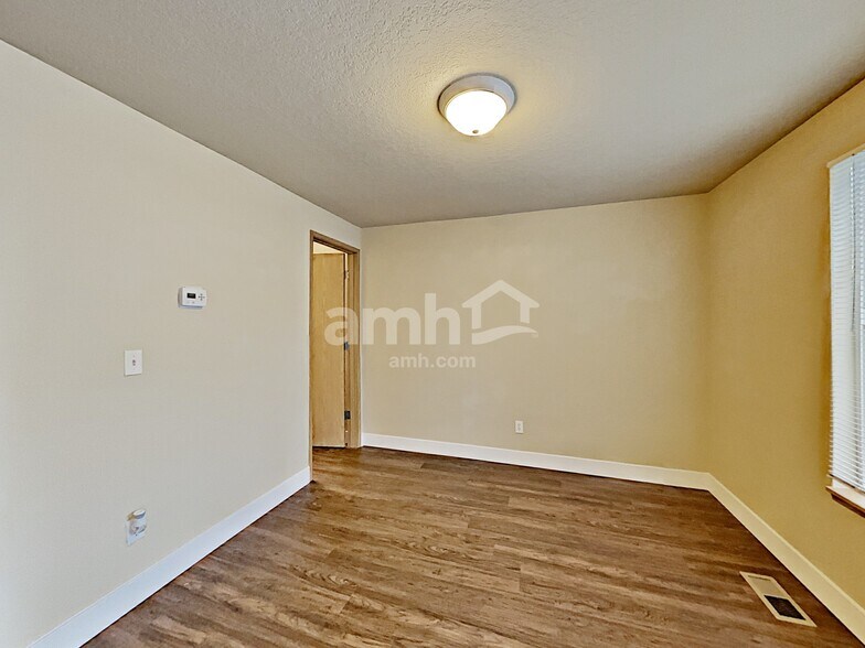 Building Photo - 16989 SW Cashew Way
