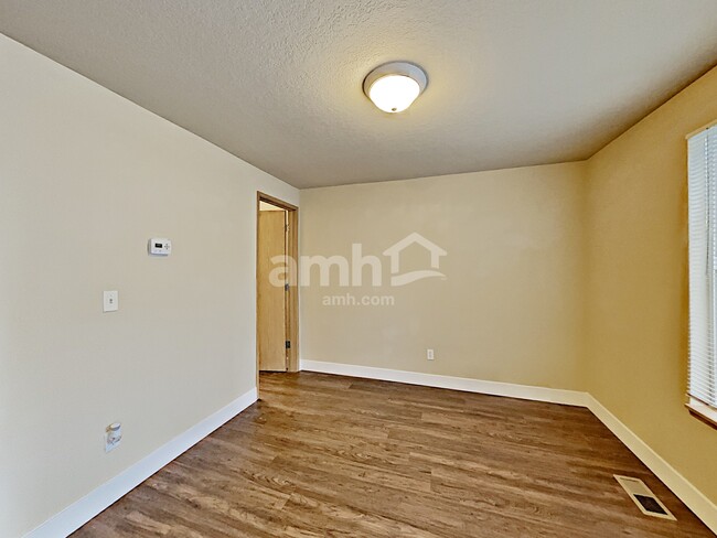 Building Photo - 16989 SW Cashew Way