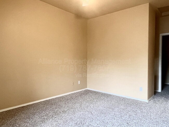 Building Photo - 3380 Apogee View
