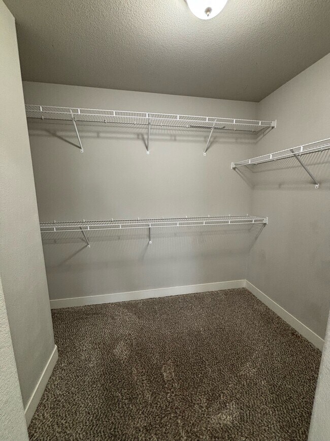 Building Photo - 6459 Orchard Park Dr