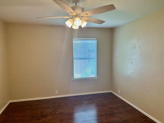 Building Photo - 124 Spruce Dr