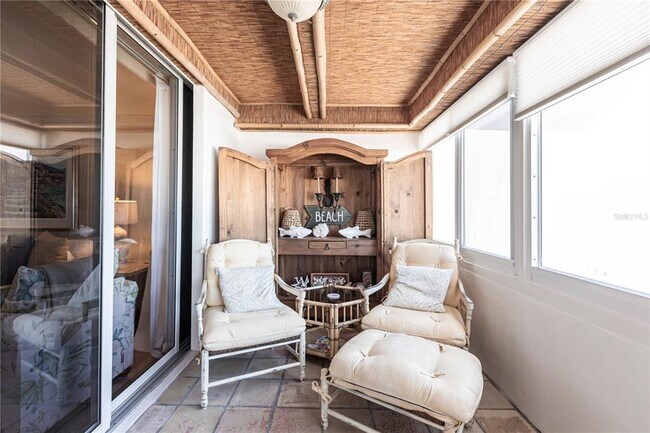 Building Photo - 1055 W Peppertree Dr