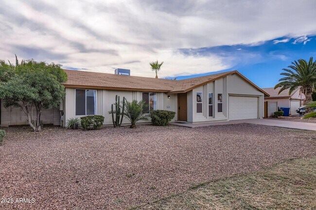 Primary Photo - 1619 W El Alba Way