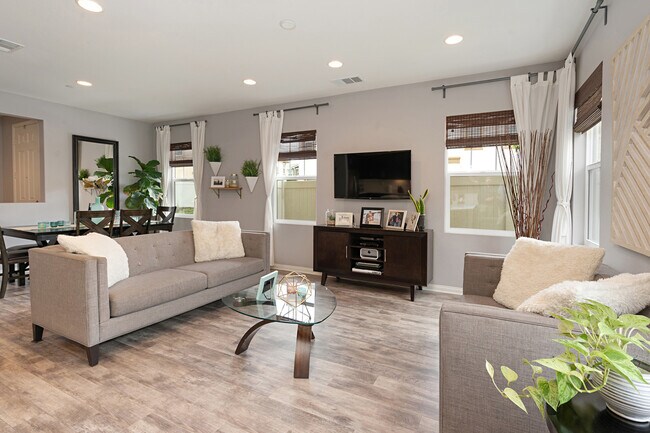Building Photo - 13234 Cuyamaca Vista Dr