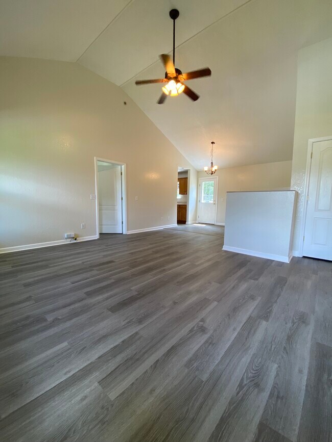 Building Photo - 7012 Bettis Acres Dr