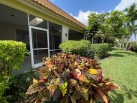 Building Photo - 6817 Via Regina