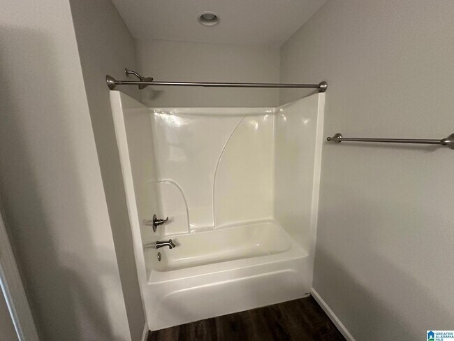 Building Photo - 162 Crocker Rd