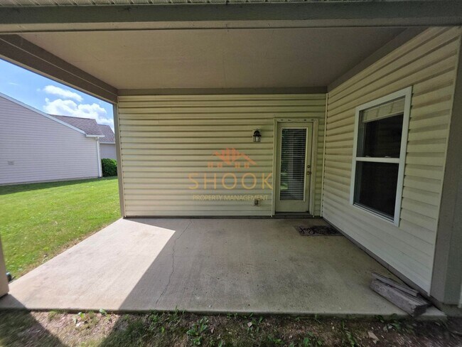 Building Photo - 3 BR Lindberg Village
