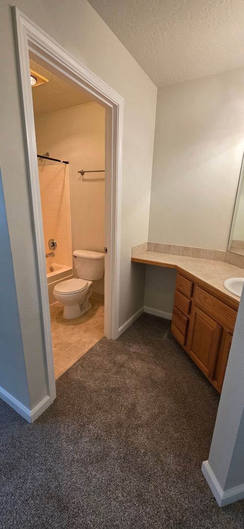 Building Photo - Beautiful Condo in Gilham