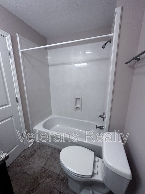 Building Photo - 784 Holly Hills Dr