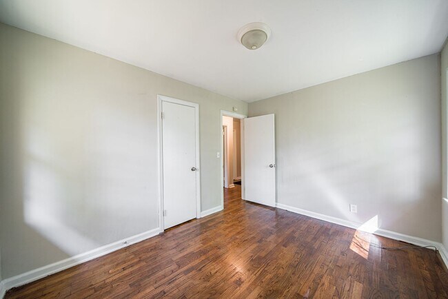 Building Photo - Nice 3 Bedroom/1 Bath Home with Bonus Room!