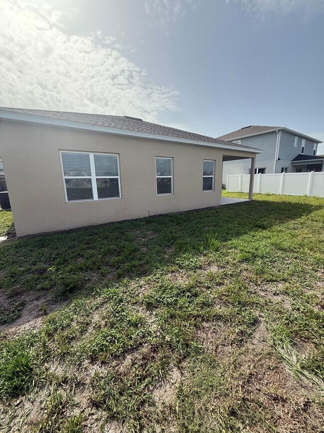 Building Photo - Beautiful 3BR/3BA Home in Creekside