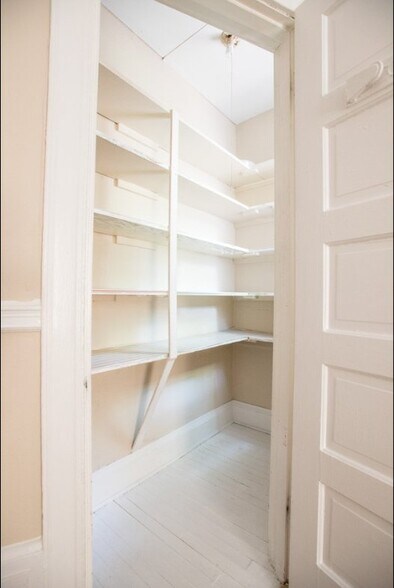 Building Photo - 2724 N Murray Ave