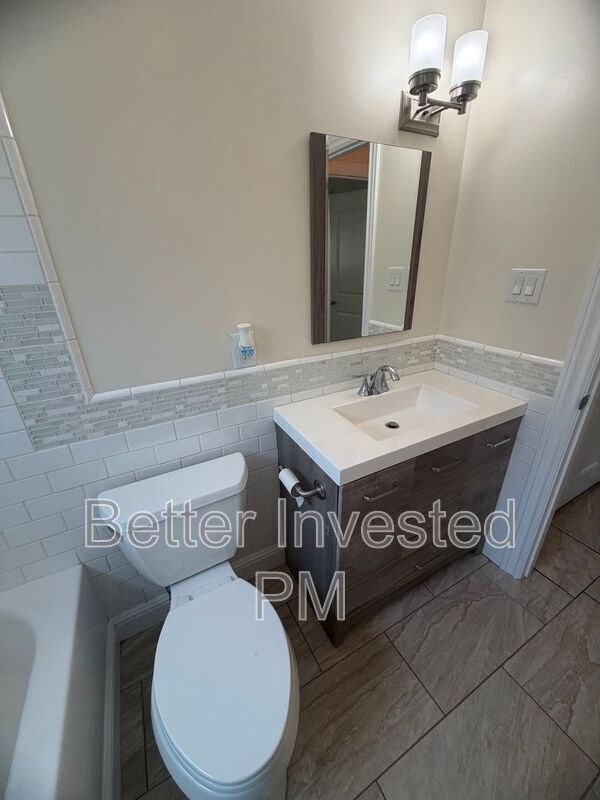 Building Photo - 92 Hendley St