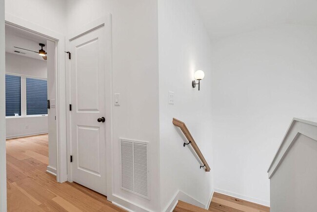 Building Photo - 1244 1st Ave S