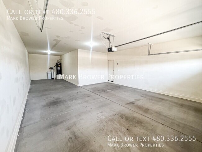 Building Photo - 3546 N Los Alamos