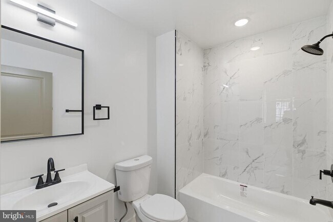 Building Photo - 863 N 43rd St