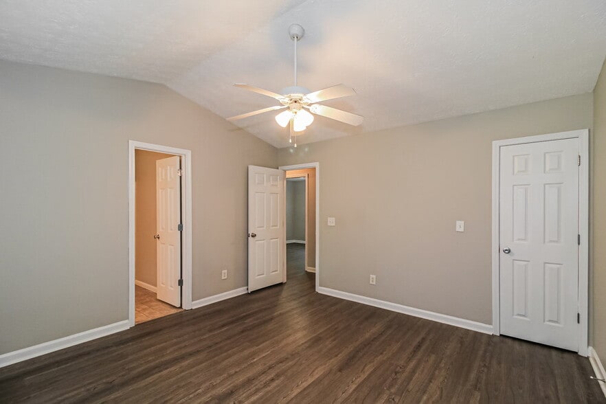 Building Photo - 20 Carver Dr