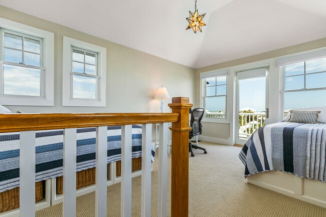 Building Photo - 681 Ocean Palm Way