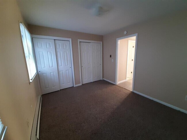 Building Photo - 157 Main Street, Unit B