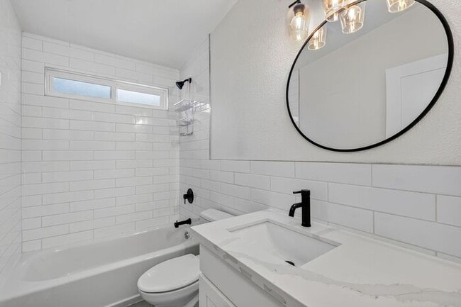 Building Photo - Charming and Cozy Air-Conditioned High Point Rambler (1st Month Free)