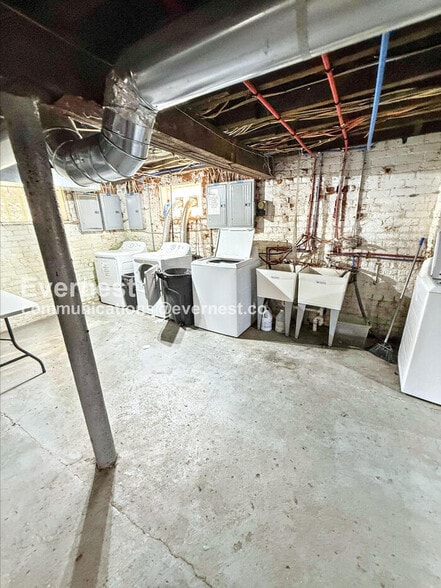 Building Photo - 506 Westminster St