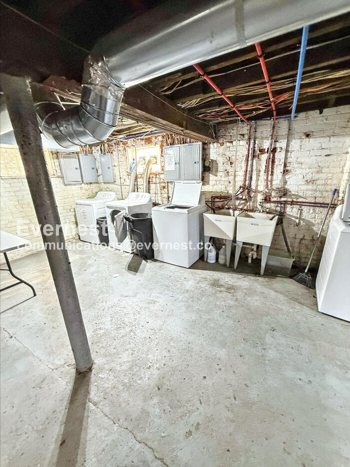 Building Photo - 506 Westminster St