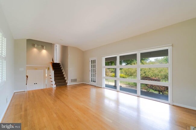 Building Photo - 610 Valley Brook Dr
