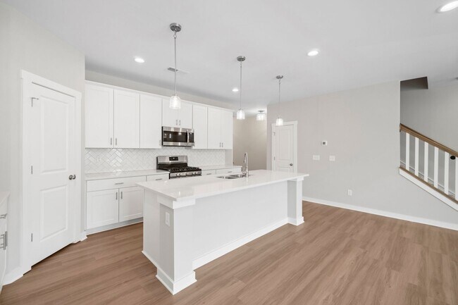 Building Photo - Brand New Construction Luxury Townhome in Pineville