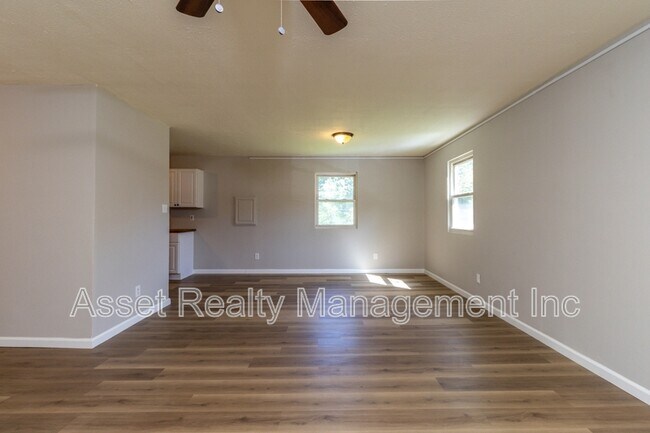 Building Photo - 221 Pattie Gap Rd