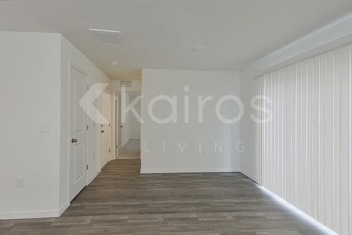 Building Photo - 12378 Paramount Dr S