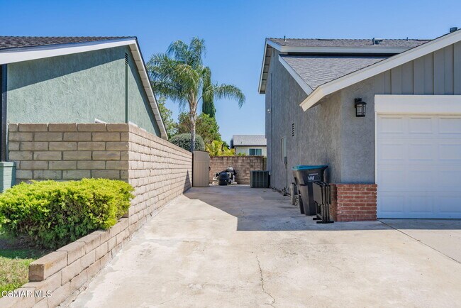 Building Photo - 2358 Shergra Pl