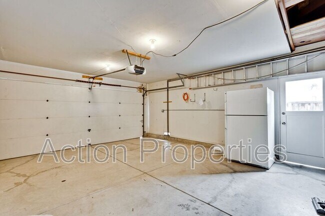 Building Photo - 2685 Yorkton Dr