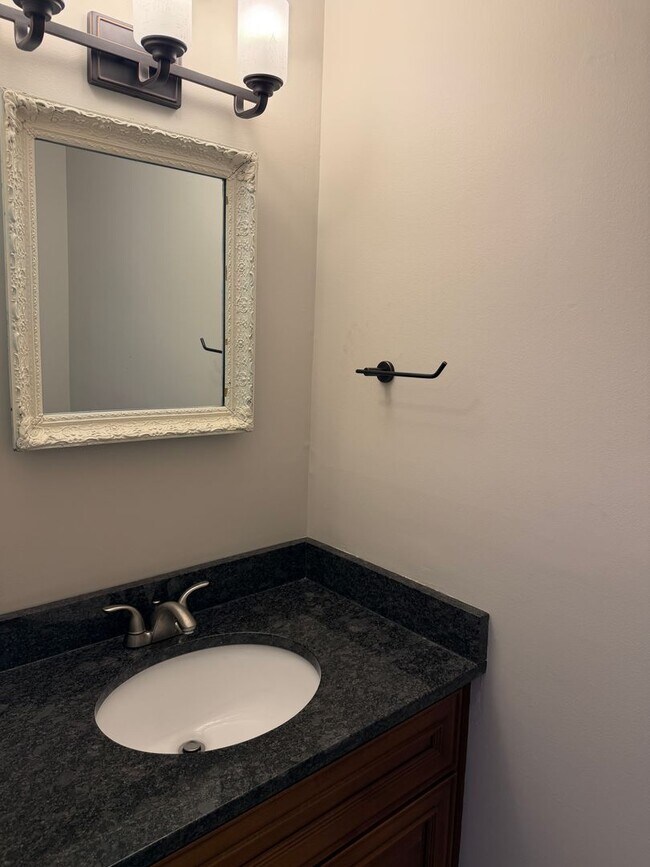 Building Photo - 775 Hecate Dr