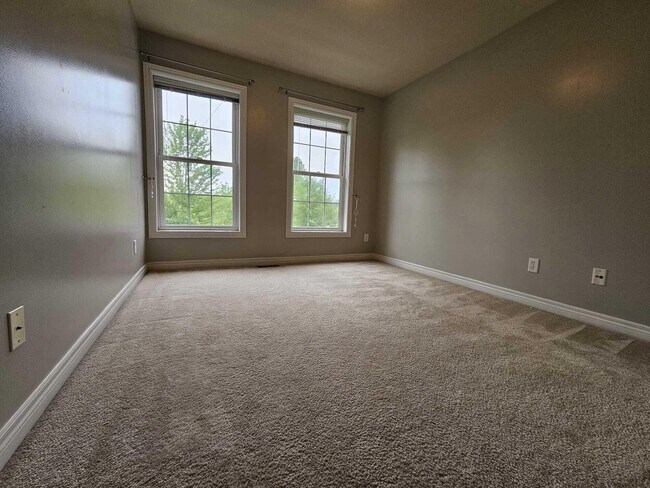 Building Photo - 3376 Endsleigh Ln