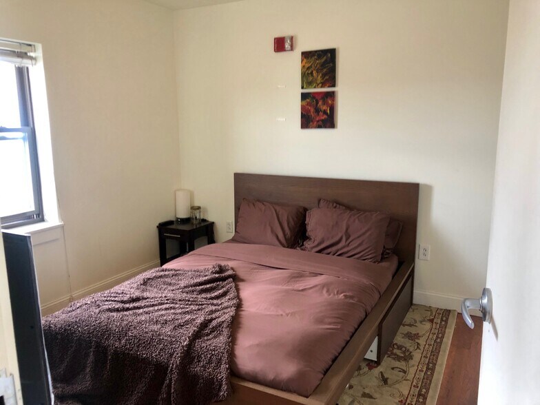 Building Photo - 471 Commonwealth Ave