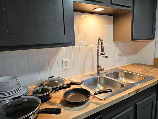 Building Photo - 7152 Fair Oaks Ave