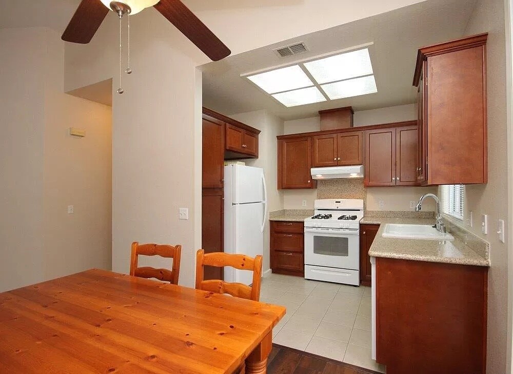 Building Photo - 9409 Laguna Pointe Way