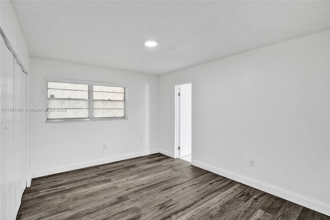 Building Photo - 5750 NW 111th St