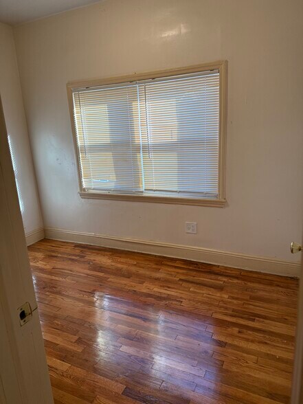 Building Photo - 9046 180th St