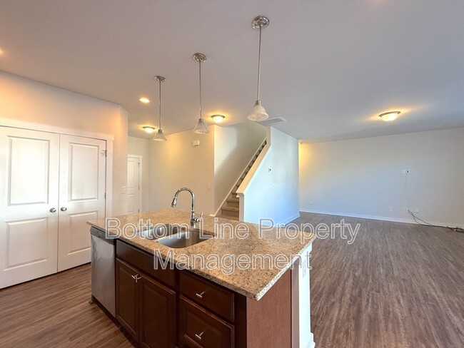 Building Photo - 706 Anglin Forest Way