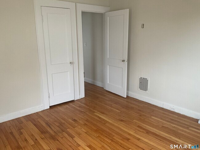 Building Photo - 340 Knowlton St